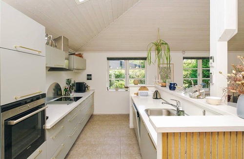Store Fuglede House | 4 star holiday home in