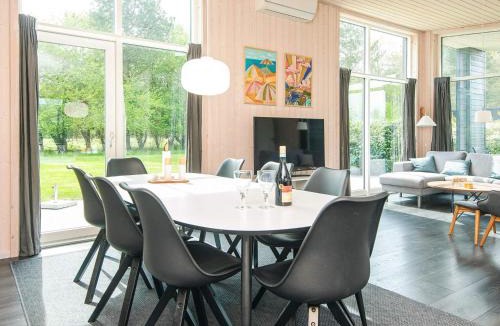 Fjellerup Strand House | 4 star holiday home in Glesborg