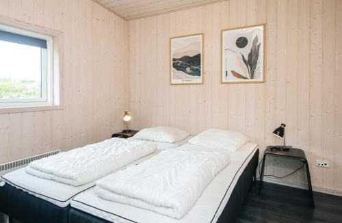Fjellerup Strand House | 4 star holiday home in Glesborg