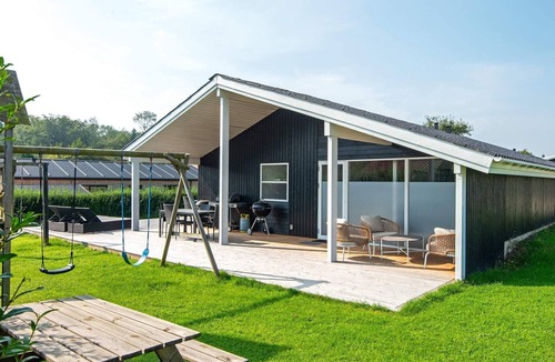 Pøt Strandby House | 4 star holiday home in Juelsminde