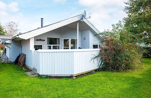 Pøt Strandby House | 4 star holiday home in Juelsminde