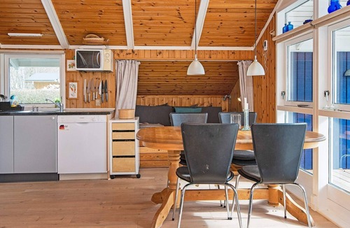 Pøt Strandby House | 4 star holiday home in Juelsminde