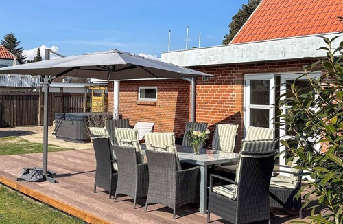 Marielyst House | 4 star holiday home in Løgstør
