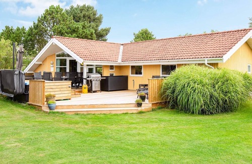 Bøtø By House | 4 star holiday home in Væggerløse