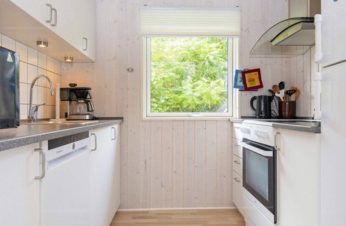 Egsmark Strand House | 4 star holiday home in Ebeltoft