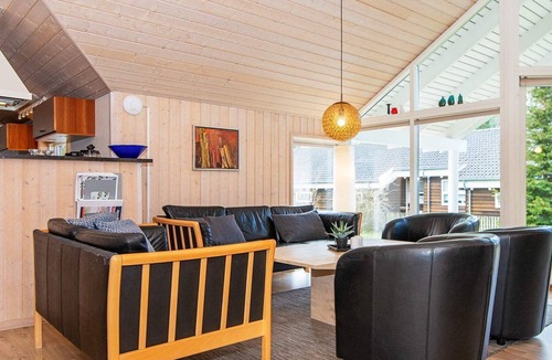 Vibæk Strand House | 4 star holiday home in Ebeltoft