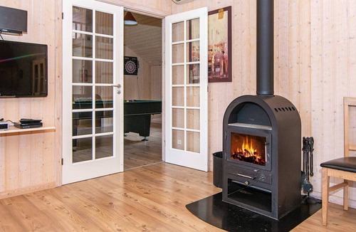 Vibæk Strand House | 4 star holiday home in Ebeltoft