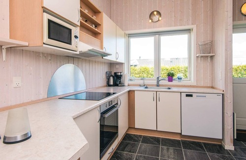 Flovt Strand House | 4 star holiday home in Haderslev