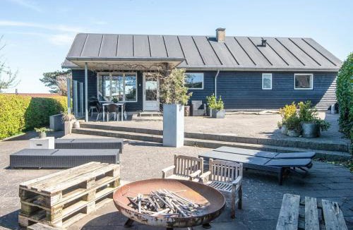 Hvidbjerg Strand House | 4 star holiday home in Børkop
