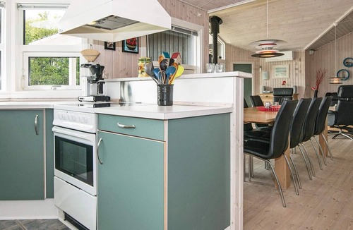Lyngsbæk Strand House | 4 star holiday home in Ebeltoft