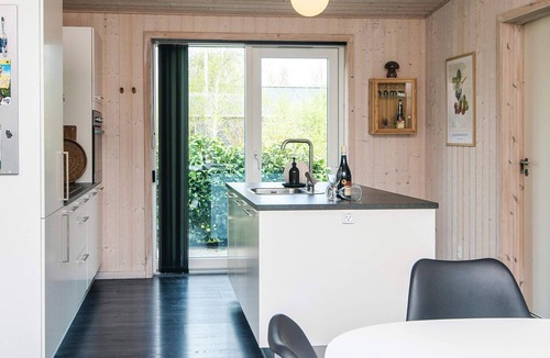 Fjellerup Strand House | 4 star holiday home in Glesborg