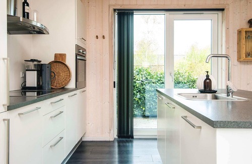 Fjellerup Strand House | 4 star holiday home in Glesborg