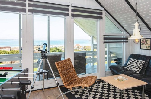 Skødshoved Strand House | 4 star holiday home in Knebel