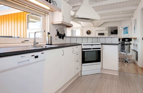 Grønninghoved Strand House | 4 star holiday home in Sjølund