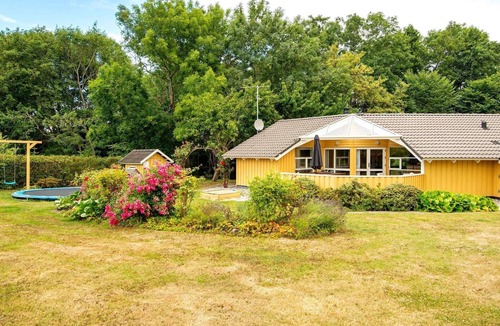 Mommark Strand House | 4 star holiday home in Sydals