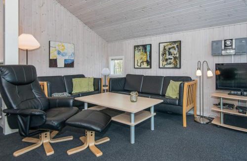 Vibæk Strand House | 4 star holiday home in Ebeltoft