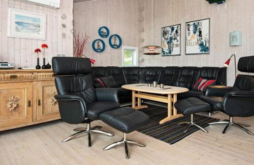 Lyngsbæk Strand House | 4 star holiday home in Ebeltoft