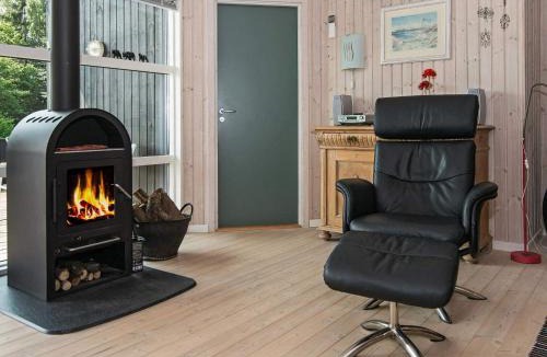 Lyngsbæk Strand House | 4 star holiday home in Ebeltoft