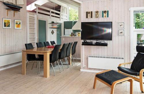 Lyngsbæk Strand House | 4 star holiday home in Ebeltoft