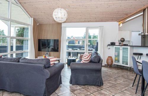 Lyngsbæk Strand House | 4 star holiday home in Ebeltoft
