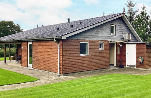 Hvalpsund House | 4 star holiday home in Farsø-By Traum
