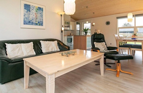 Hou House | 4 star holiday home in Hals