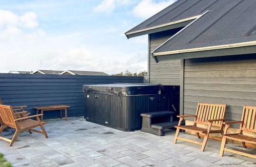 Vrist Strand House | 4 star holiday home in Harboøre