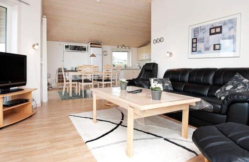 Hejlsminde Strand House | 4 star holiday home in Hejls