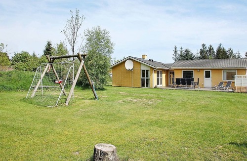 Bratten Strand House | 4 star holiday home in Jerup