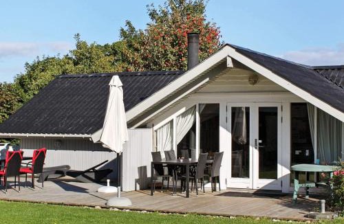 Mommark Strand House | 4 star holiday home in Sydals
