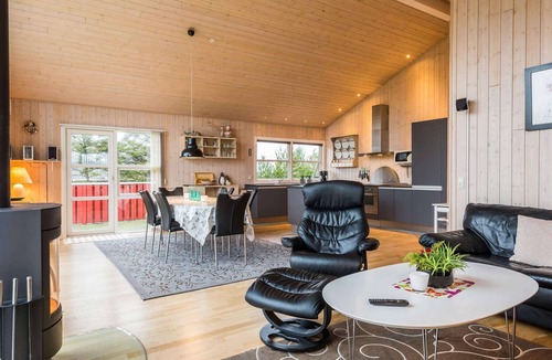 Skaven Strand House | 4 star holiday home in Tarm