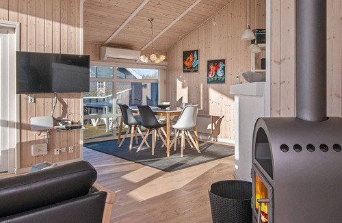 Skaven Strand House | 4 star holiday home in Tarm