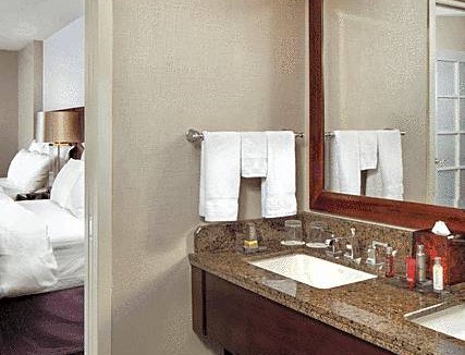 Deerfield Hotel | 4-Star Hotel ∙ Chicago Marriott Suites Deerfield