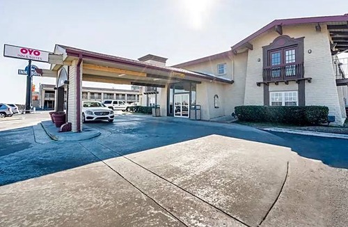 Tulsa Hotel | 4-Star Hotel ∙ OYO Hotel Tulsa N Sheridan Rd & Airport