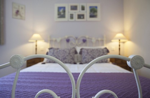 Cebazan Villa | 4 Star Rated, Air-conditioned with private garden, secure parking & shared pool