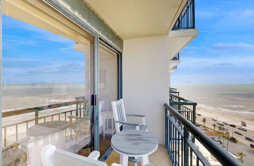 Galveston Apartment | 4-star resort oceanfront condo with pools & hot tubs - beautiful ocean views