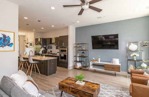 Reynoldstown House | 4-Story Rooftop Oasis- Fire Pit/King Suite