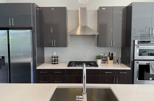 Reynoldstown House | 4-Story Rooftop Oasis- Fire Pit/King Suite