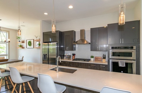 Reynoldstown House | 4-Story Rooftop Oasis- Fire Pit/King Suite