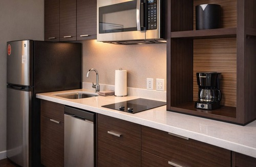 Morrisville Hotel | 4 Studio Units with Kitchen Near Umstead State Park + Breakfast - Pet Friendly
