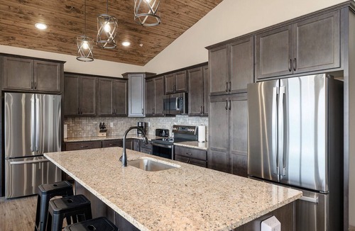 Indian Point House | 4-Suite Lodge Private Hot Tub & Game Room Near SDC