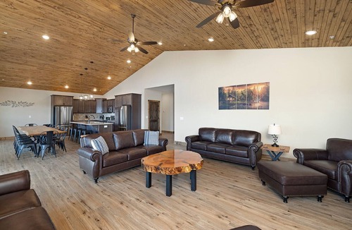 Indian Point House | 4-Suite Lodge Private Hot Tub & Game Room Near SDC