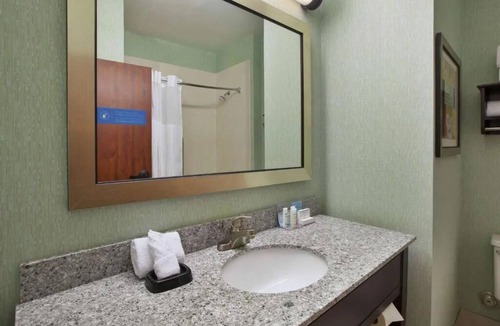 South Bend Hotel | 4 Suites ideal for Group Trips! Enjoy Free Hot Breakfast