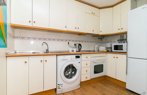 Torrevieja Apartment | 4' to sandy beach sunny apartment