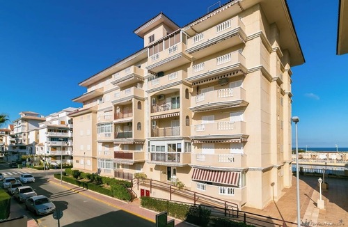 Torrevieja Apartment | 4' to sandy beach sunny apartment