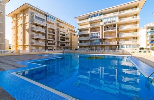 Torrevieja Apartment | 4' to sandy beach sunny apartment