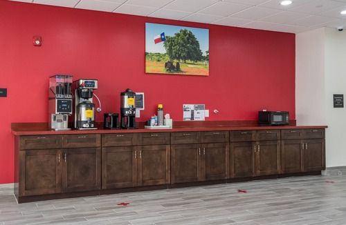 Katy Apartment | 4 Units Close to Pin Oak Village Park, Kitchenette, FREE Breakfast & Parking!
