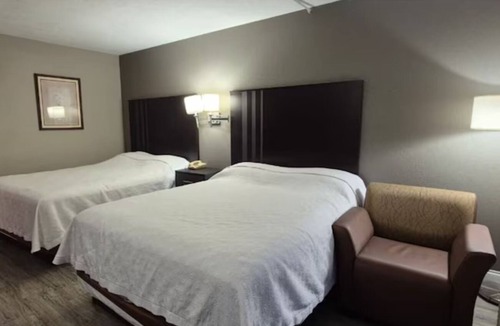 Merrillville Hotel | 4 Units | Midwest Activity Strip | Near Waterpark, Candy Factory & Local Dining