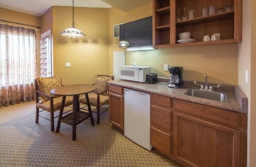 Genoa Hotel | 4 Units | Restorative Mountain Stay w/Hot Spring Near Iconic Tahoe Parks