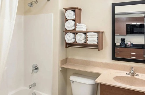 Sioux Falls Hotel | 4 Units | Spacious Stay | Sioux Falls Southside